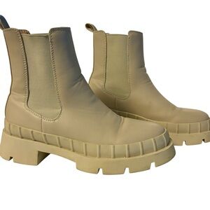 Prettylittlething Creamy Chunky Extreme Cleated Chelsea Ankle Boot Size 7